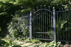 garden-gate-116918_640(2)